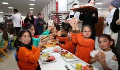 Sinop’ta Çocuklar İçin Eğlenceli Tekne Orucu İftarı Etkinliği Düzenlendi
